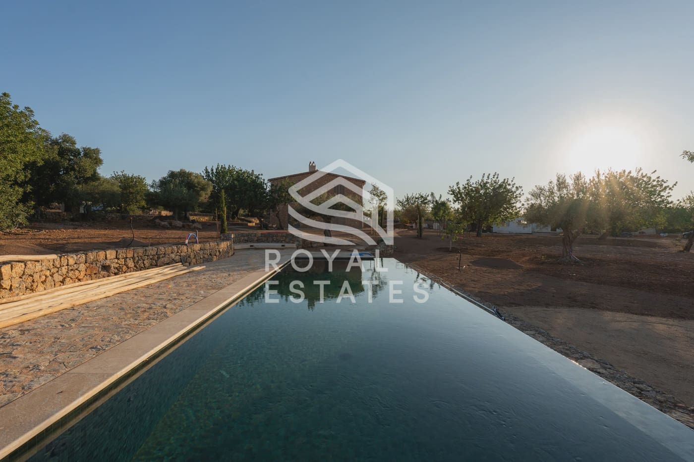 4 soveværelse Villa til salg i Alaro - € 8.495.000 (Ref: 8514988)