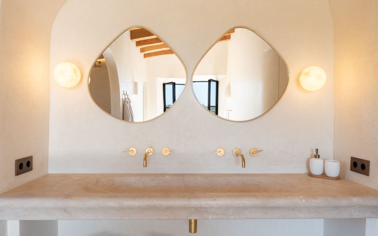 4 bedroom Villa for sale in Alaro - € 8,495,000 (Ref: 8514988)