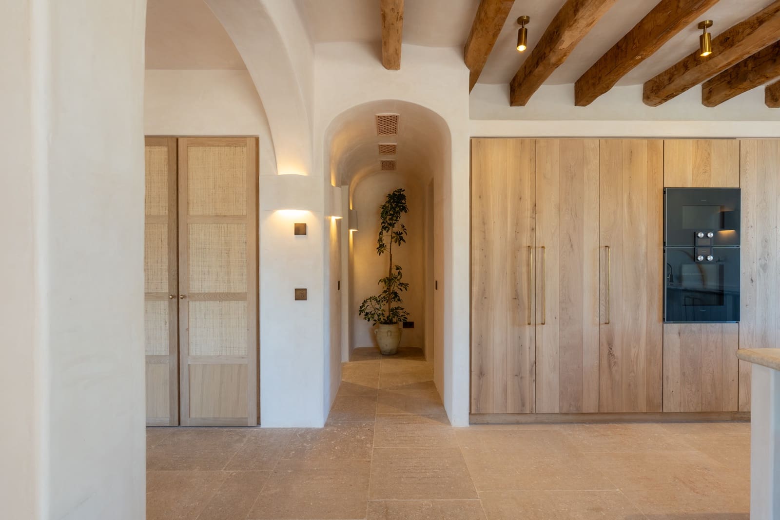 4 bedroom Villa for sale in Alaro - € 8,495,000 (Ref: 8514988)