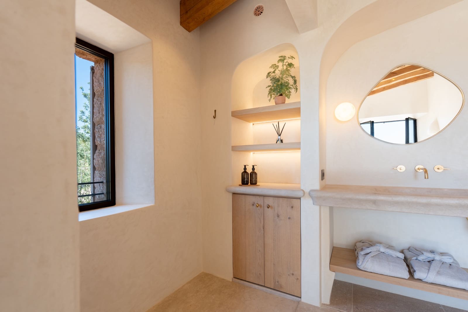 4 bedroom Villa for sale in Alaro - € 8,495,000 (Ref: 8514988)