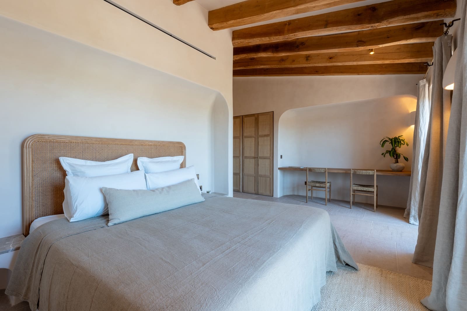 4 bedroom Villa for sale in Alaro - € 8,495,000 (Ref: 8514988)