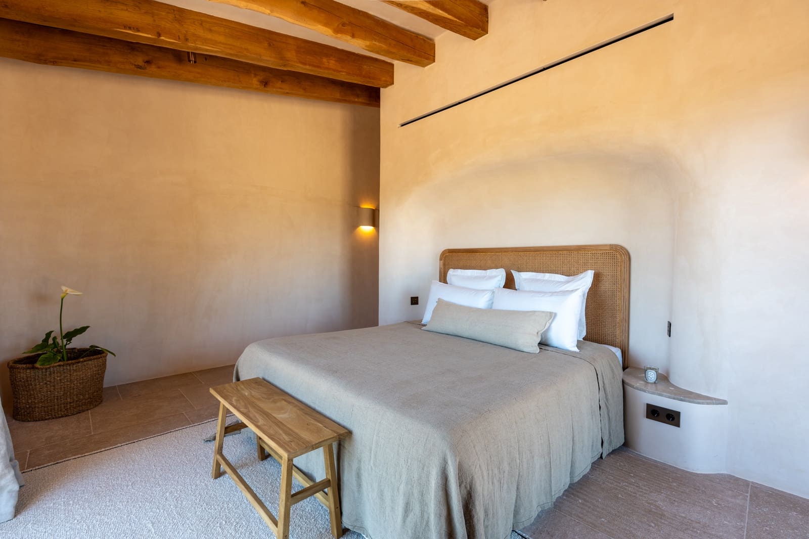 4 bedroom Villa for sale in Alaro - € 8,495,000 (Ref: 8514988)