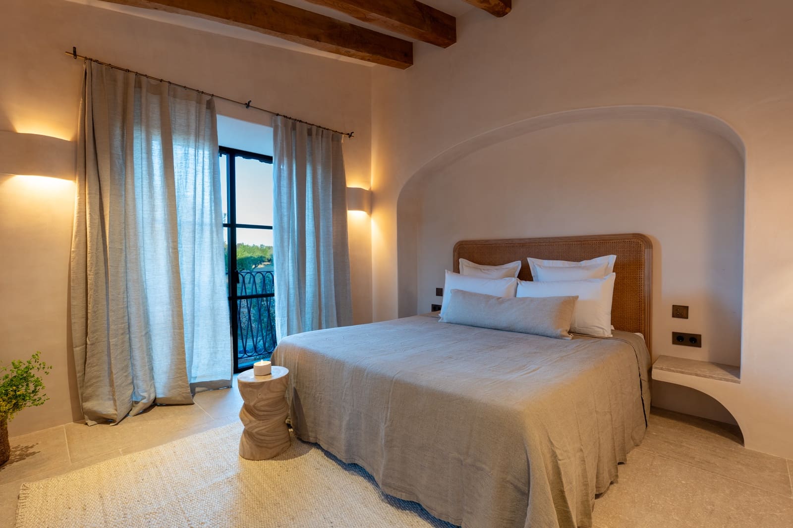 4 bedroom Villa for sale in Alaro - € 8,495,000 (Ref: 8514988)