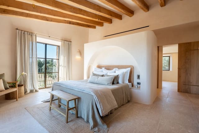 4 bedroom Villa for sale in Alaró - € 8,495,000 (Ref: 8514988)