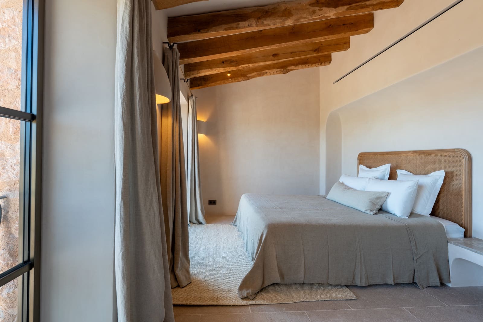 4 bedroom Villa for sale in Alaro - € 8,495,000 (Ref: 8514988)