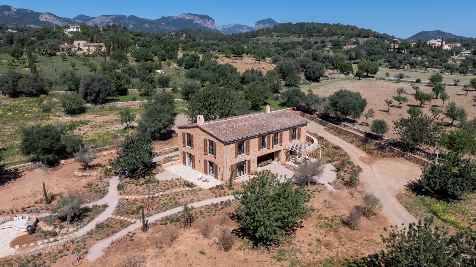 4 bedroom Villa for sale in Alaro - € 8,495,000 (Ref: 8514988)