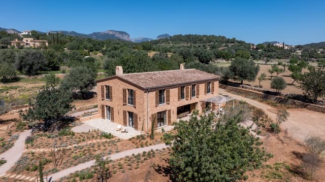 4 bedroom Villa for sale in Alaró - € 8,495,000 (Ref: 8514988)