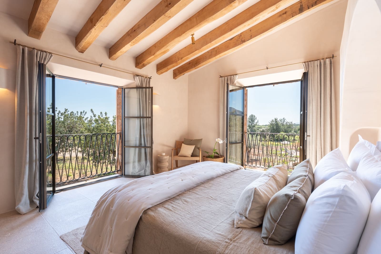 4 bedroom Villa for sale in Alaro - € 8,495,000 (Ref: 8514988)