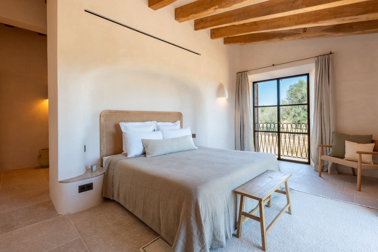 4 bedroom Villa for sale in Alaro - € 8,495,000 (Ref: 8514988)