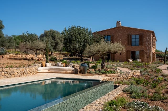 4 bedroom Villa for sale in Alaró - € 8,495,000 (Ref: 8514988)