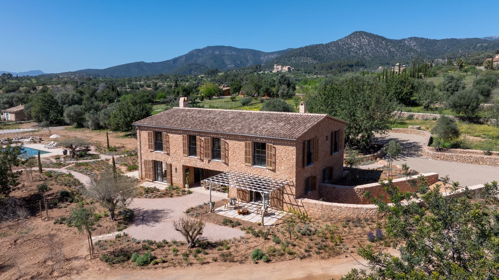 4 bedroom Villa for sale in Alaro - € 8,495,000 (Ref: 8514988)