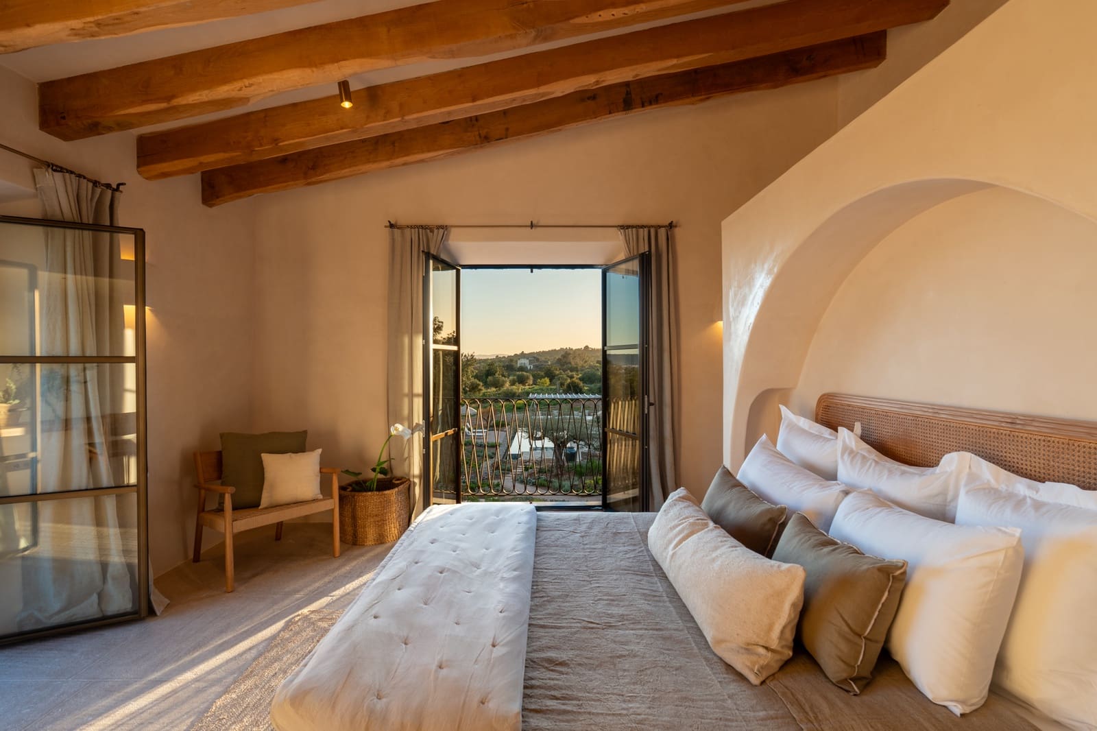 4 bedroom Villa for sale in Alaro - € 8,495,000 (Ref: 8514988)