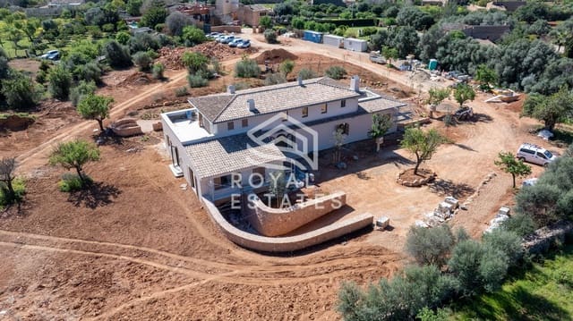 5 bedroom Villa for sale in Santa María del Camí with pool - € 8,750,000 (Ref: 8931794)