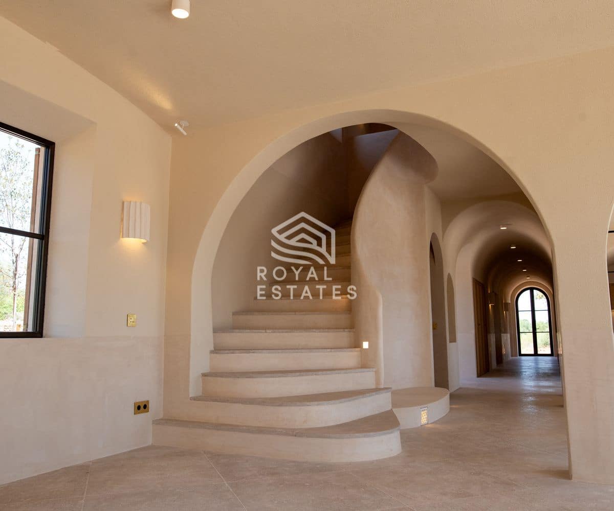 5 bedroom Villa for sale in Santa Maria del Cami with pool - € 8,750,000 (Ref: 8931794)