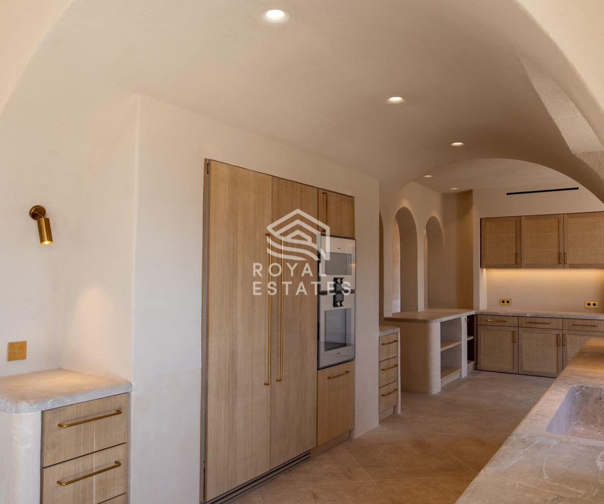 5 bedroom Villa for sale in Santa Maria del Cami with pool - € 8,750,000 (Ref: 8931794)
