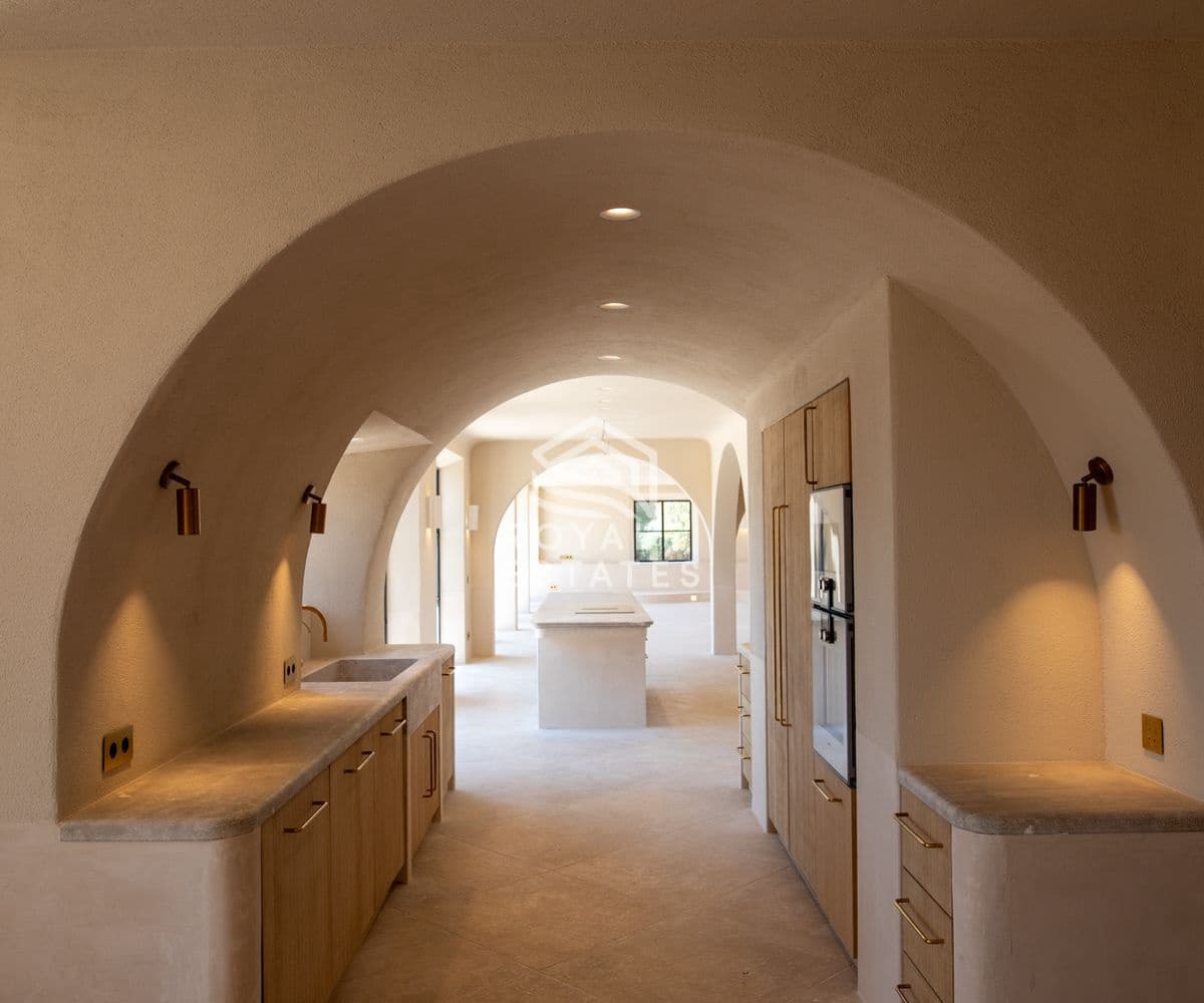 5 bedroom Villa for sale in Santa Maria del Cami with pool - € 8,750,000 (Ref: 8931794)
