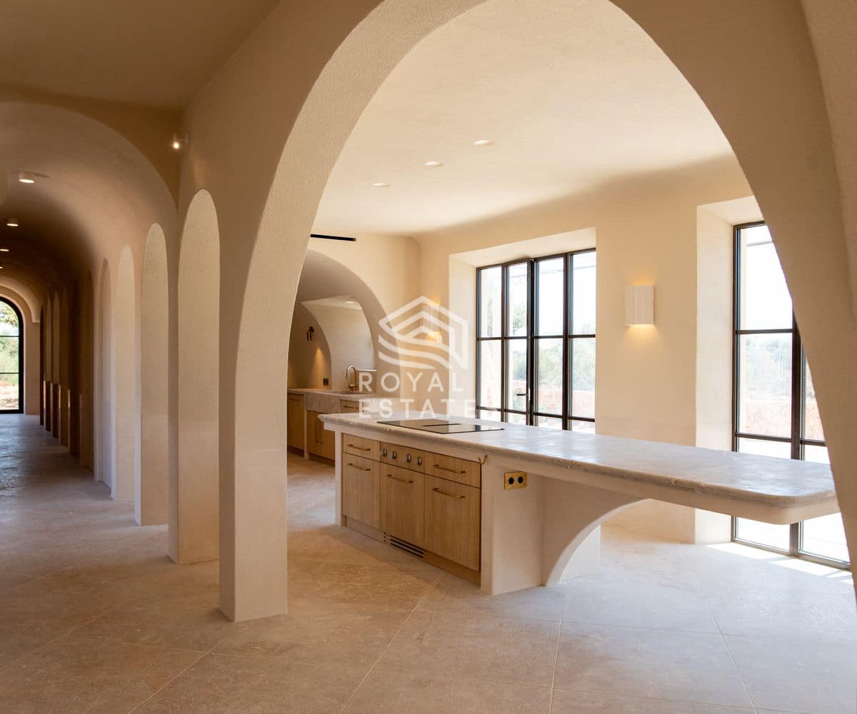 5 bedroom Villa for sale in Santa Maria del Cami with pool - € 8,750,000 (Ref: 8931794)