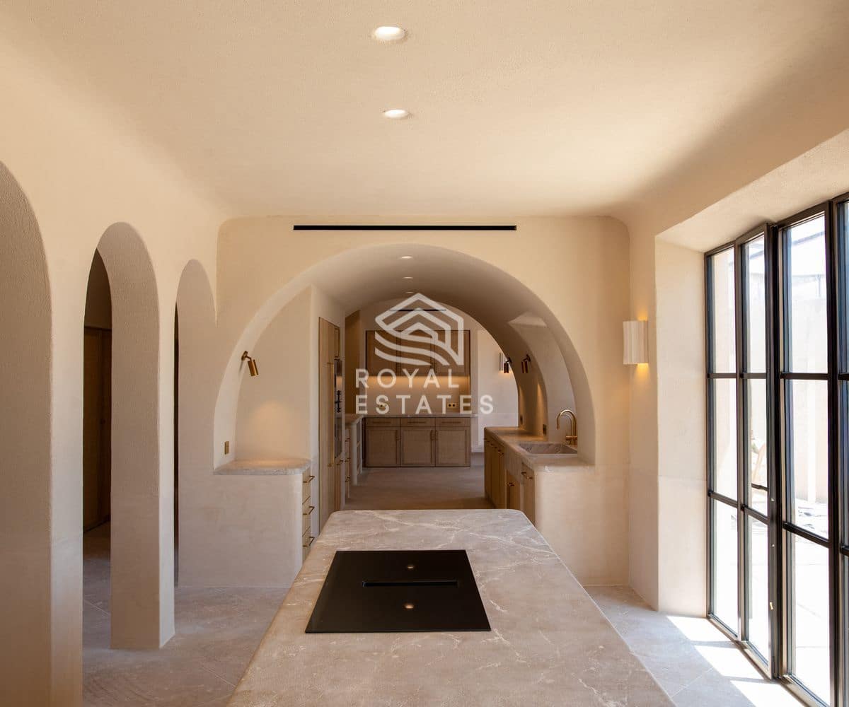 5 bedroom Villa for sale in Santa Maria del Cami with pool - € 8,750,000 (Ref: 8931794)