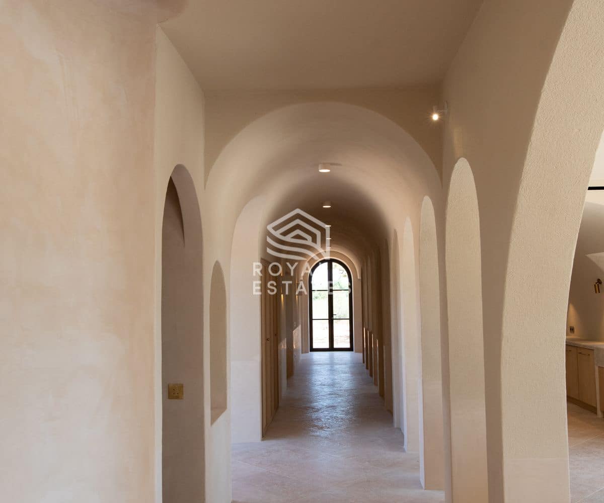 5 bedroom Villa for sale in Santa Maria del Cami with pool - € 8,750,000 (Ref: 8931794)