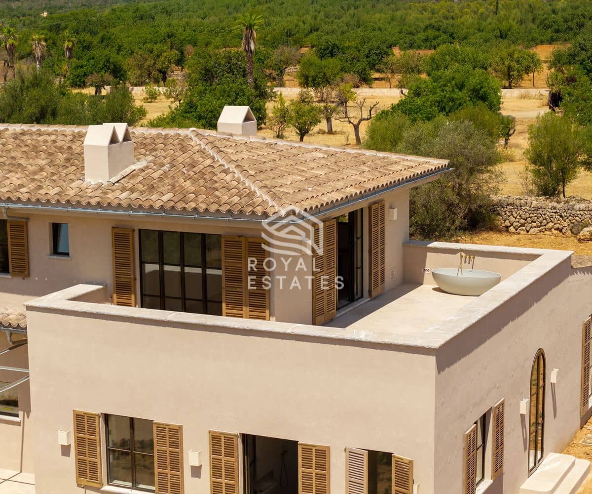 5 bedroom Villa for sale in Santa Maria del Cami with pool - € 8,750,000 (Ref: 8931794)