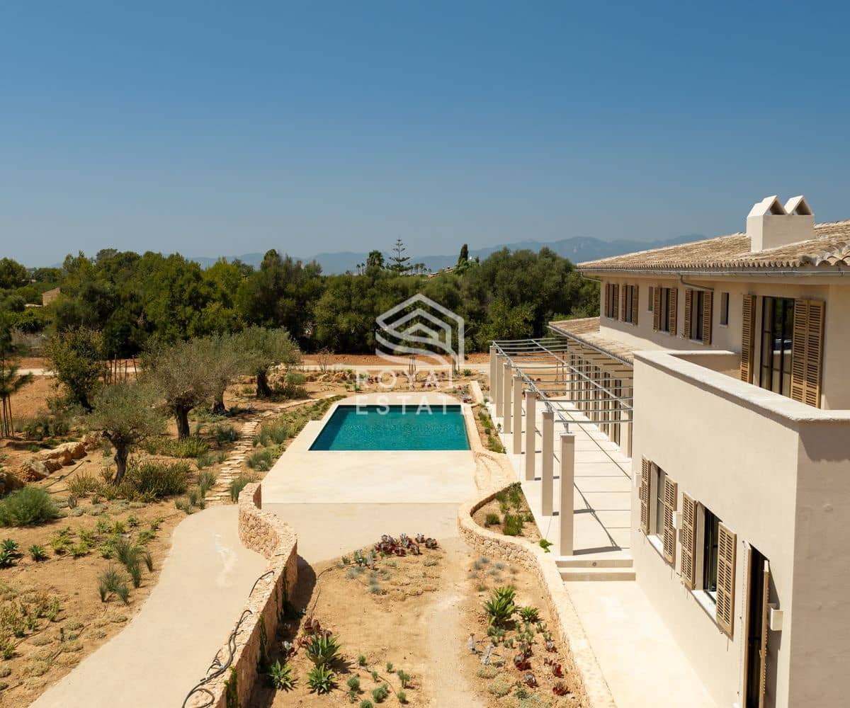 5 bedroom Villa for sale in Santa Maria del Cami with pool - € 8,750,000 (Ref: 8931794)