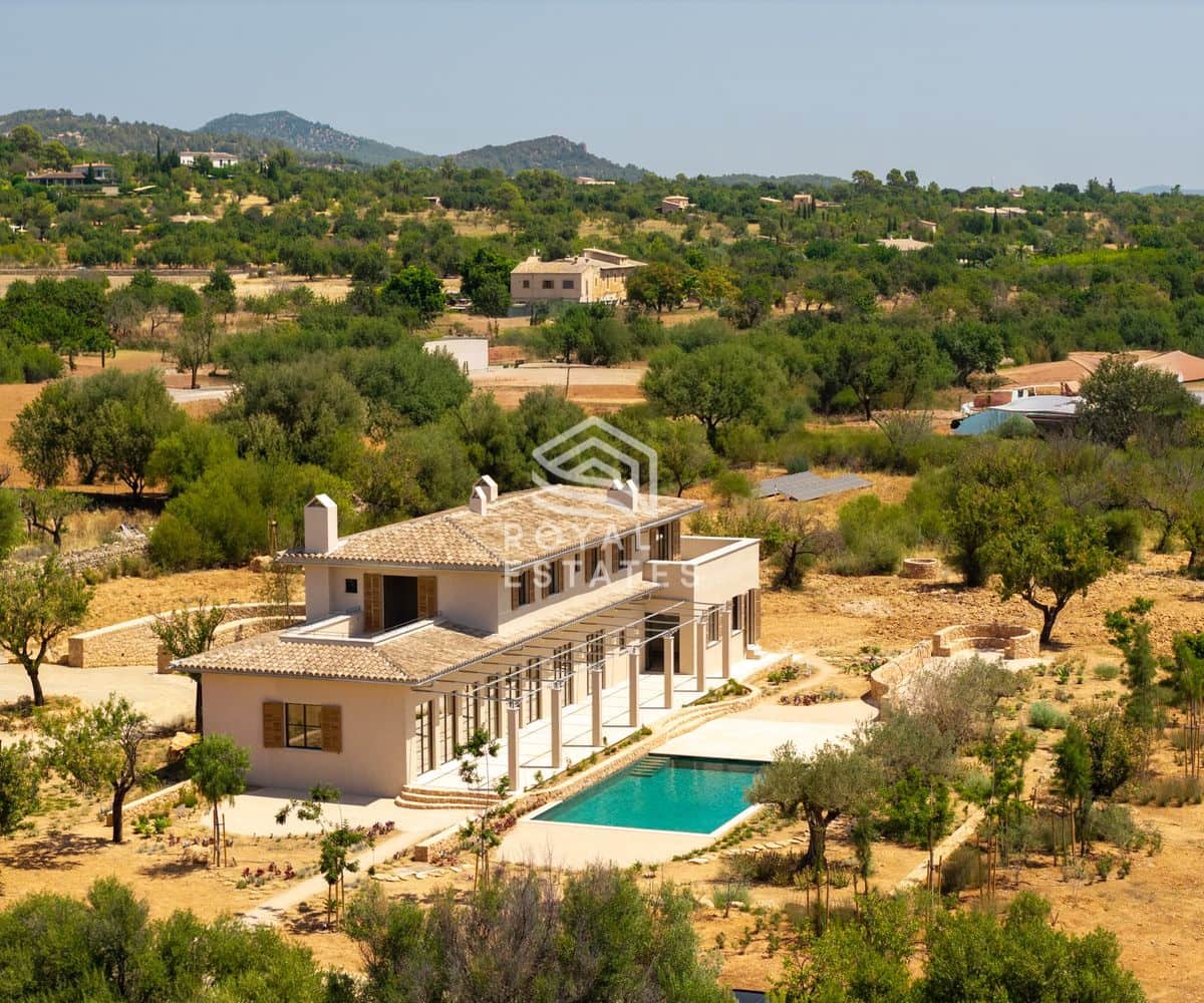 5 bedroom Villa for sale in Santa Maria del Cami with pool - € 8,750,000 (Ref: 8931794)