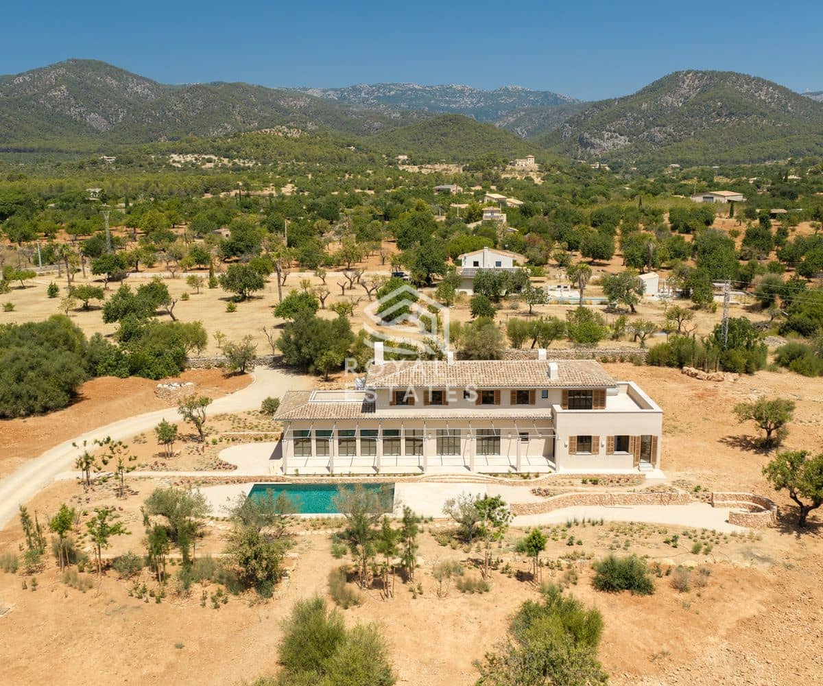 5 bedroom Villa for sale in Santa Maria del Cami with pool - € 8,750,000 (Ref: 8931794)
