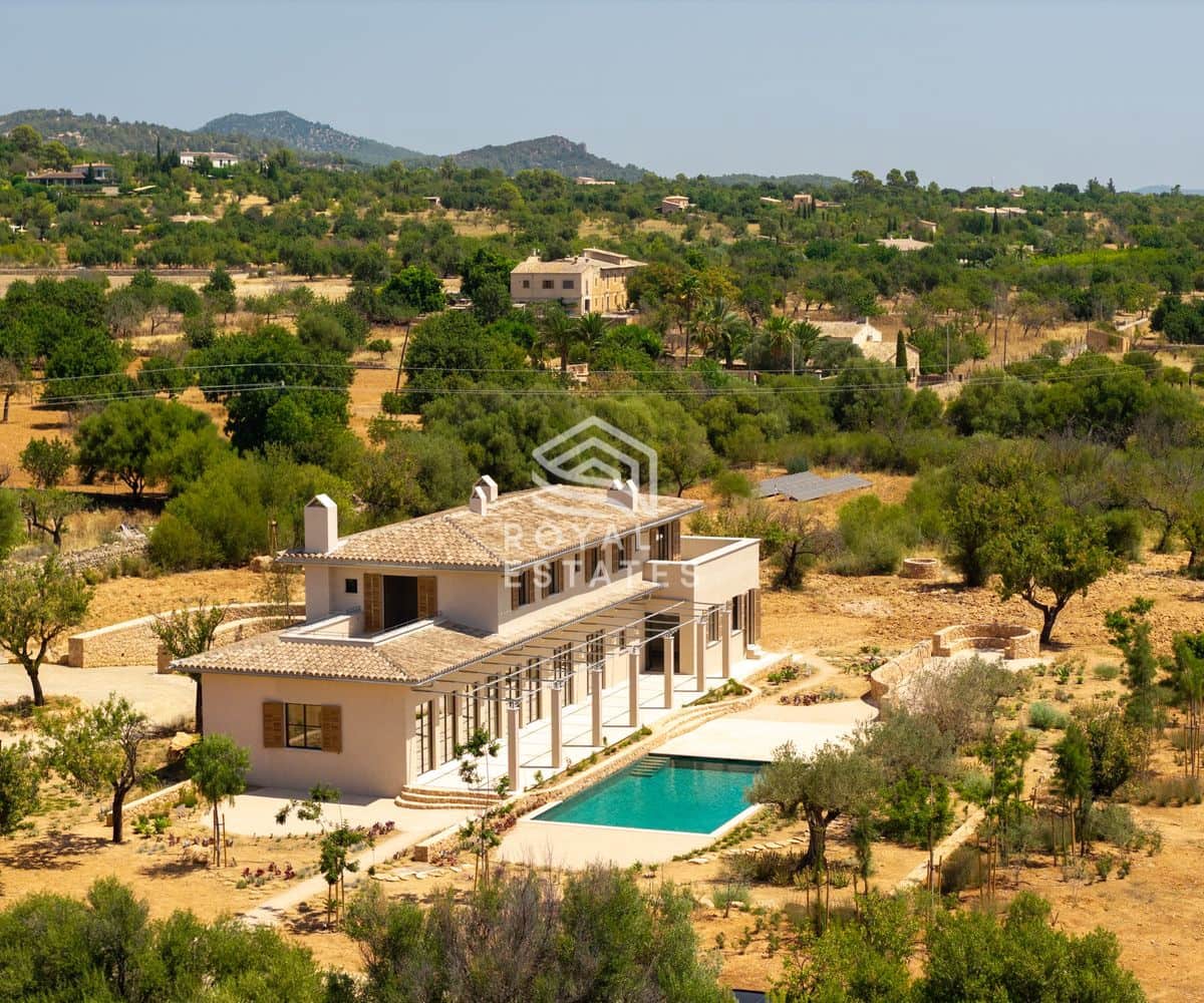 5 bedroom Villa for sale in Santa Maria del Cami with pool - € 8,750,000 (Ref: 8931794)