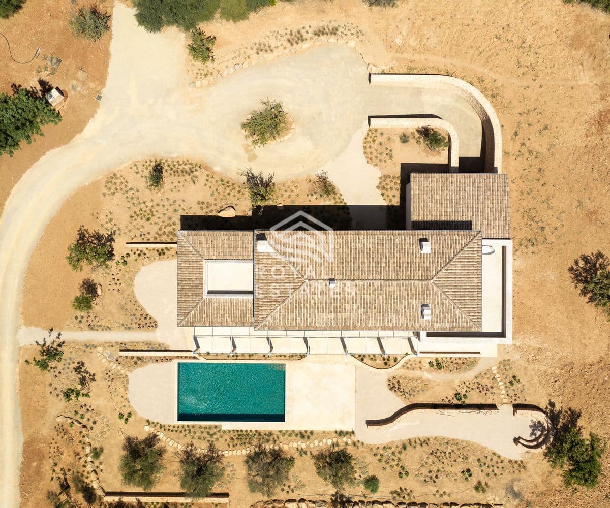 5 bedroom Villa for sale in Santa Maria del Cami with pool - € 8,750,000 (Ref: 8931794)