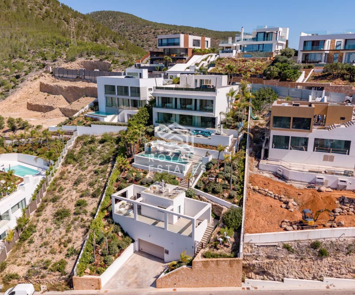 4 bedroom Villa for sale in Ibiza / Eivissa town with garage - € 7,250,000 (Ref: 9275696)