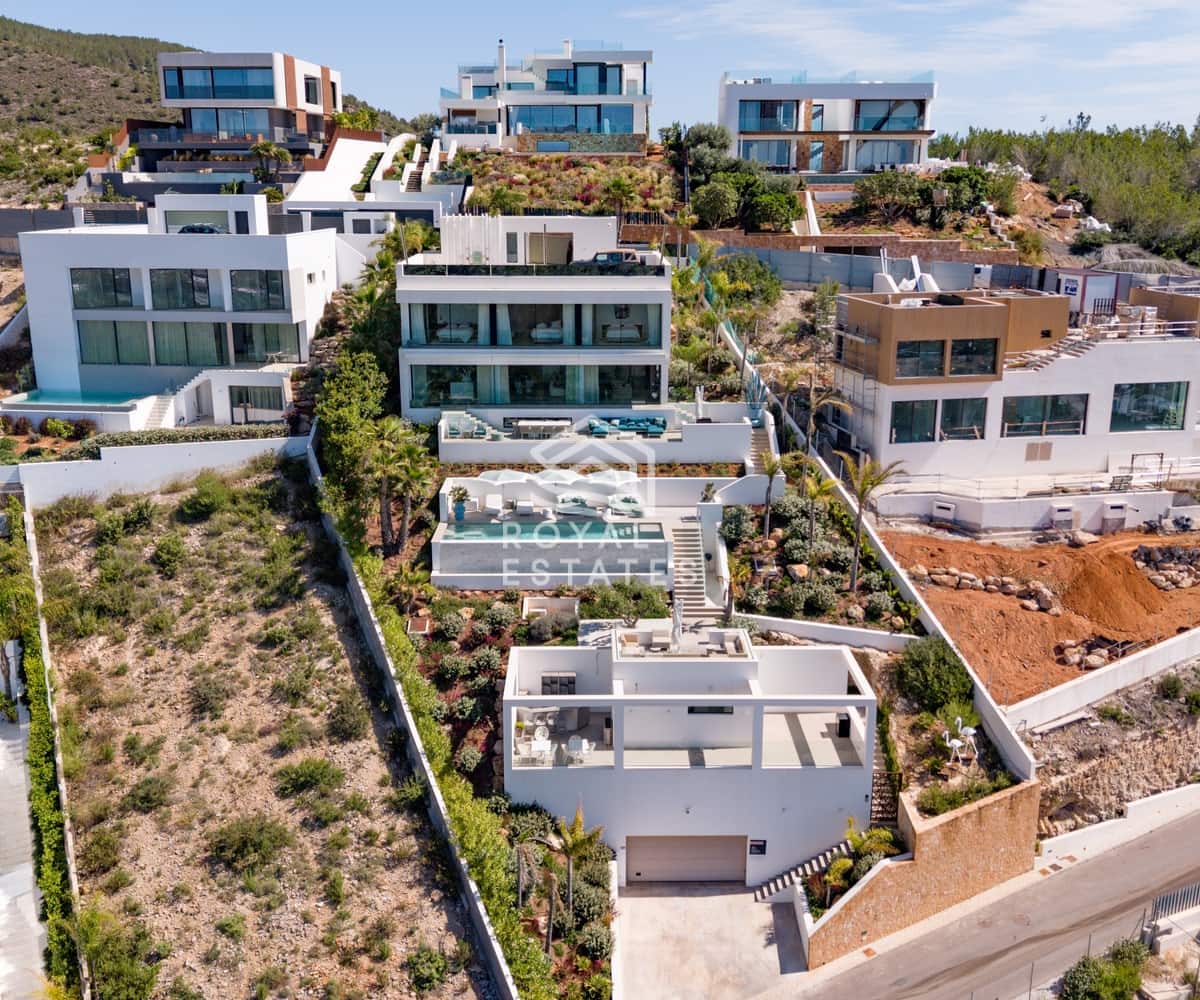 4 bedroom Villa for sale in Ibiza / Eivissa town with garage - € 7,250,000 (Ref: 9275696)