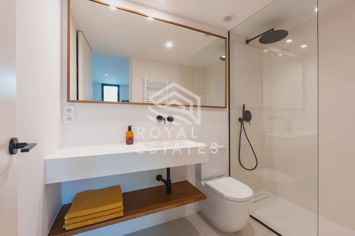 3 sypialnia Apartament na sprzedaż w Talamanca z basenem - 1 200 000 € (Ref: 9310405)