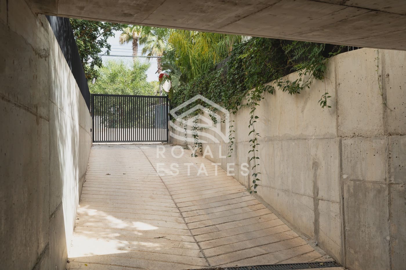 3 sypialnia Apartament na sprzedaż w Talamanca z basenem - 1 200 000 € (Ref: 9310405)