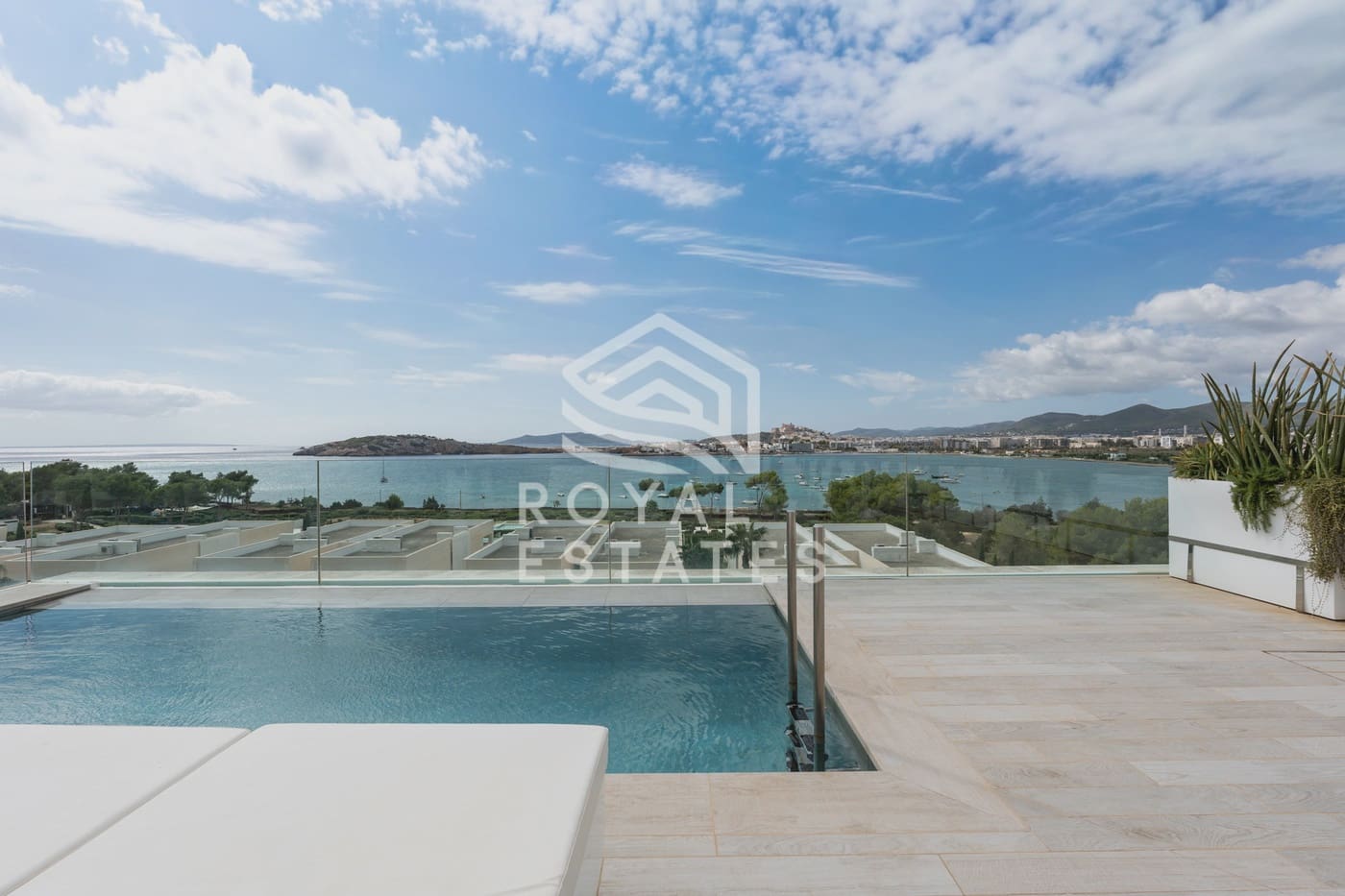 4 bedroom Apartment for sale in Talamanca with pool garage - € 4,500,000 (Ref: 9312292)