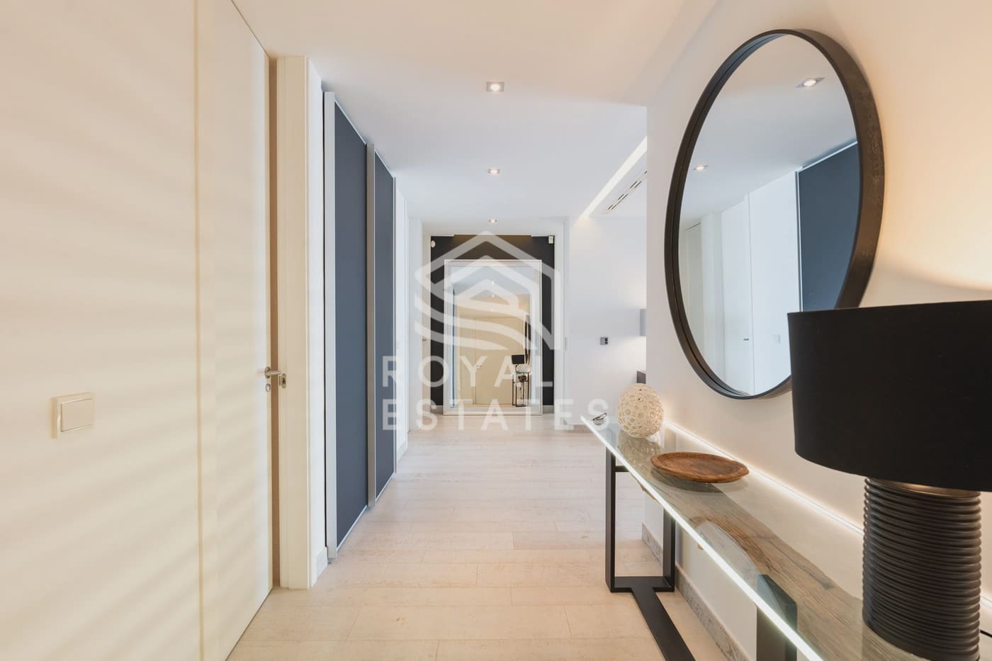 4 bedroom Apartment for sale in Talamanca with pool garage - € 4,500,000 (Ref: 9312292)