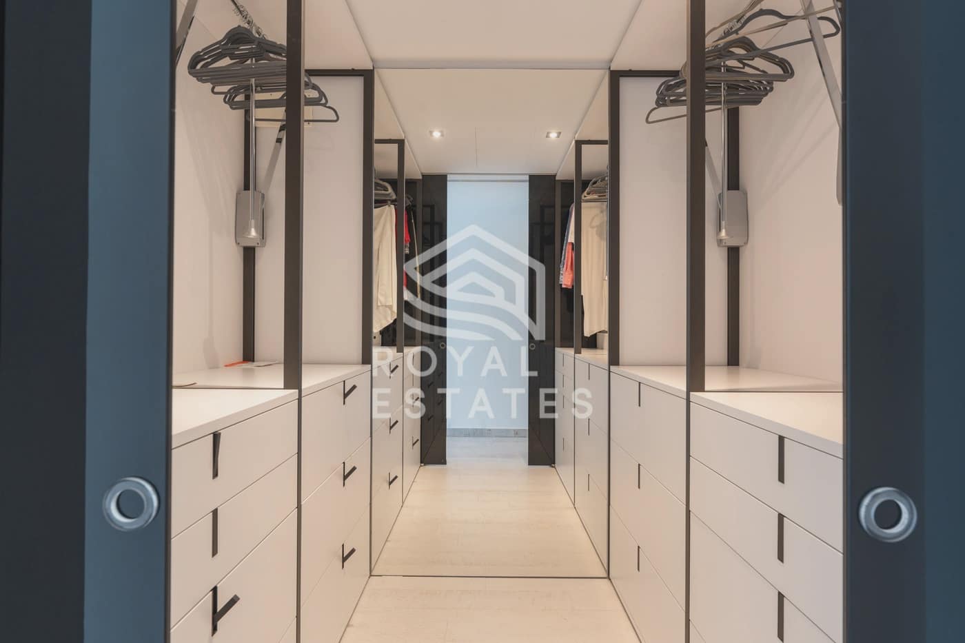 4 bedroom Apartment for sale in Talamanca with pool garage - € 4,500,000 (Ref: 9312292)