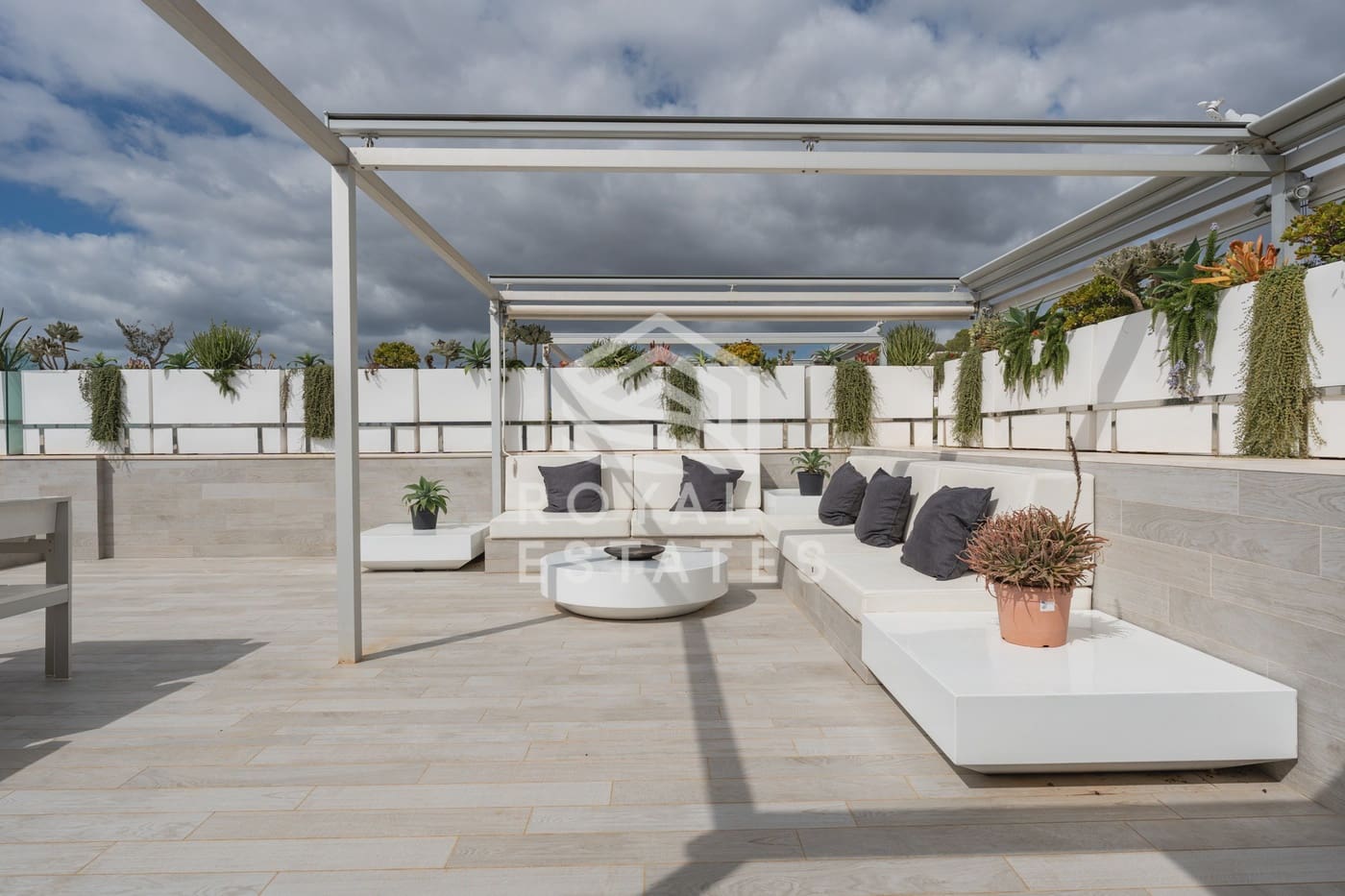 4 bedroom Apartment for sale in Talamanca with pool garage - € 4,500,000 (Ref: 9312292)