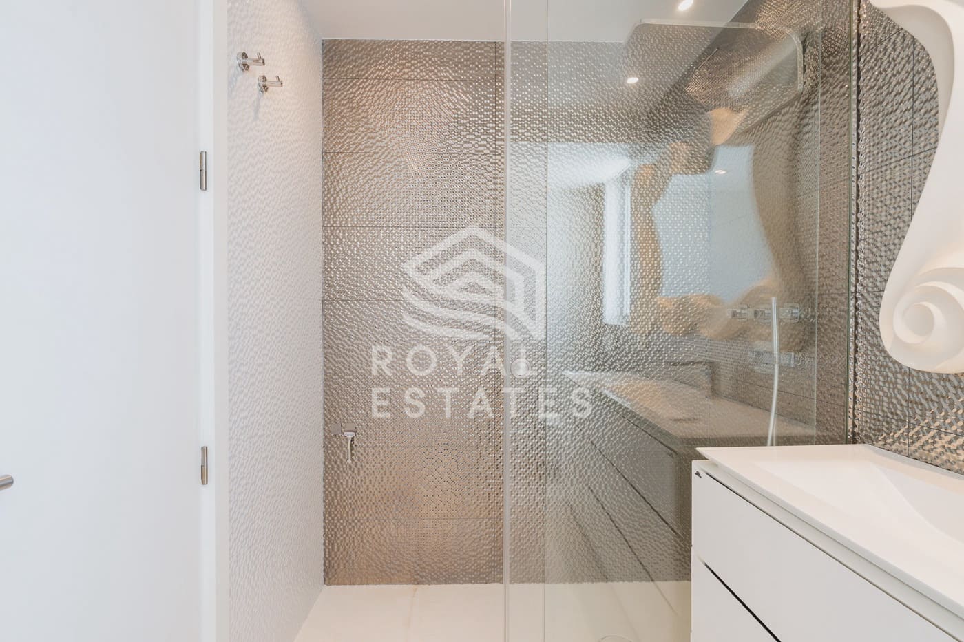 4 bedroom Apartment for sale in Talamanca with pool garage - € 4,500,000 (Ref: 9312292)