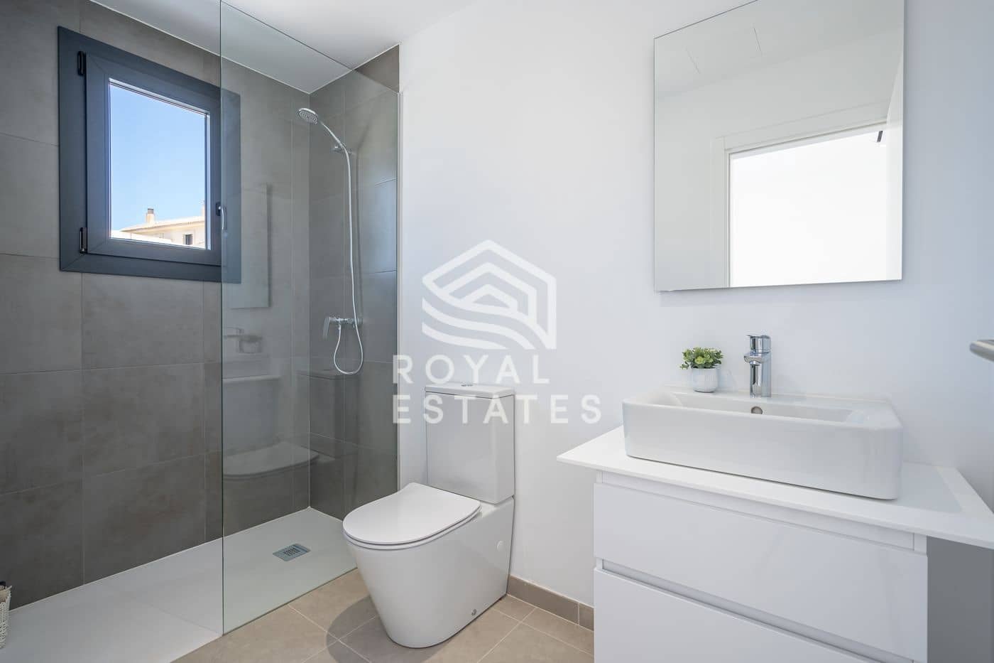 2 bedroom Apartment for sale in Cala Romantica with pool garage - € 399,000 (Ref: 9714406)