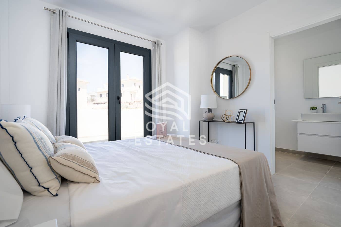 2 bedroom Apartment for sale in Cala Romantica with pool garage - € 399,000 (Ref: 9714406)