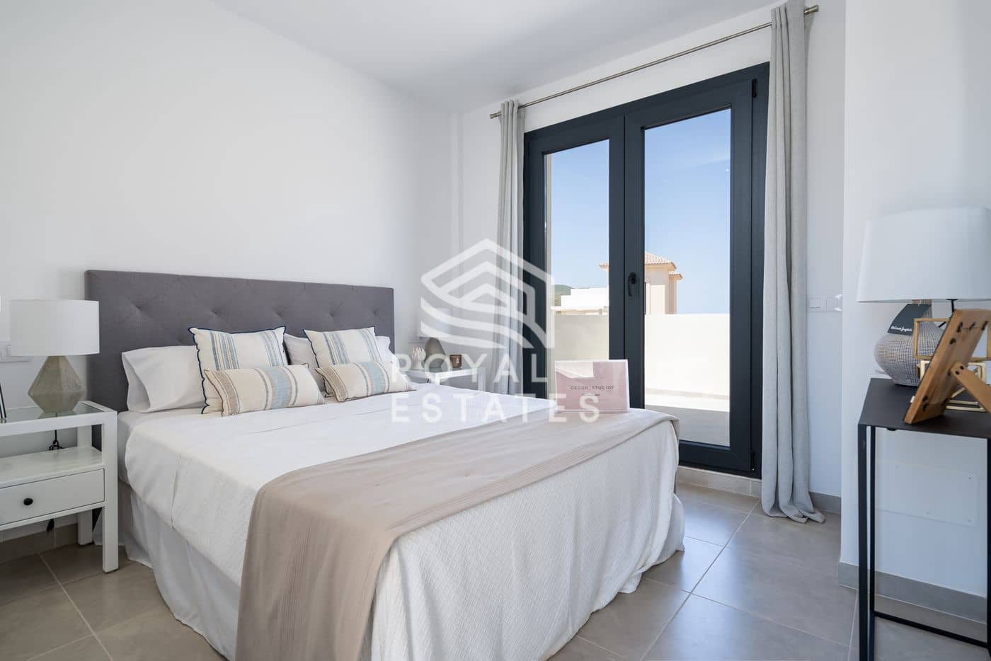 2 bedroom Apartment for sale in Cala Romantica with pool garage - € 399,000 (Ref: 9714406)