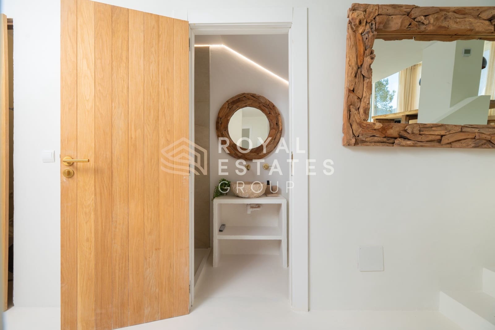 Chalet de 4 habitaciones en Ibiza / Eivissa ciudad en venta - 4.950.000 € (Ref: 9772631)