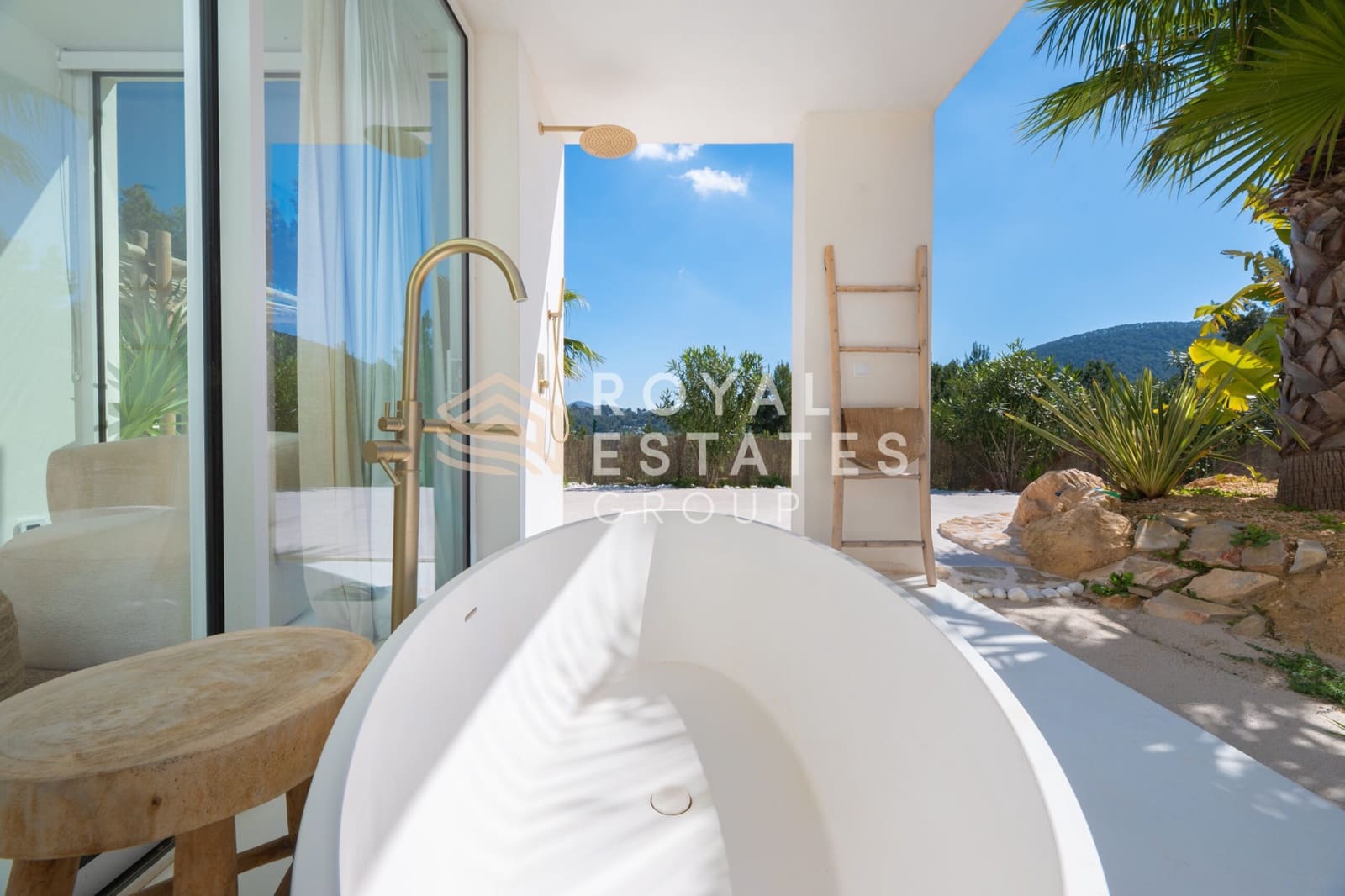 Chalet de 4 habitaciones en Ibiza / Eivissa ciudad en venta - 4.950.000 € (Ref: 9772631)