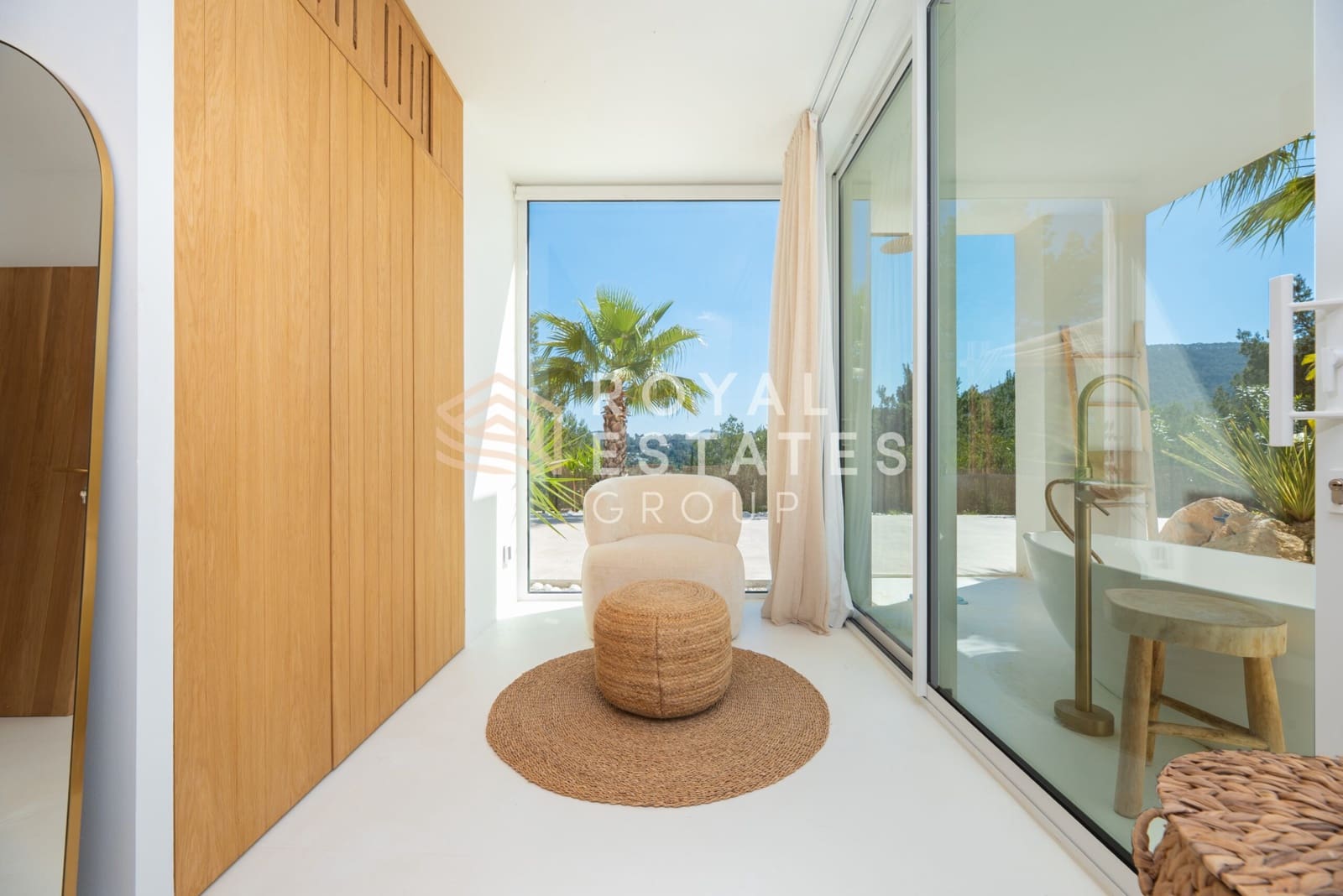 Chalet de 4 habitaciones en Ibiza / Eivissa ciudad en venta - 4.950.000 € (Ref: 9772631)