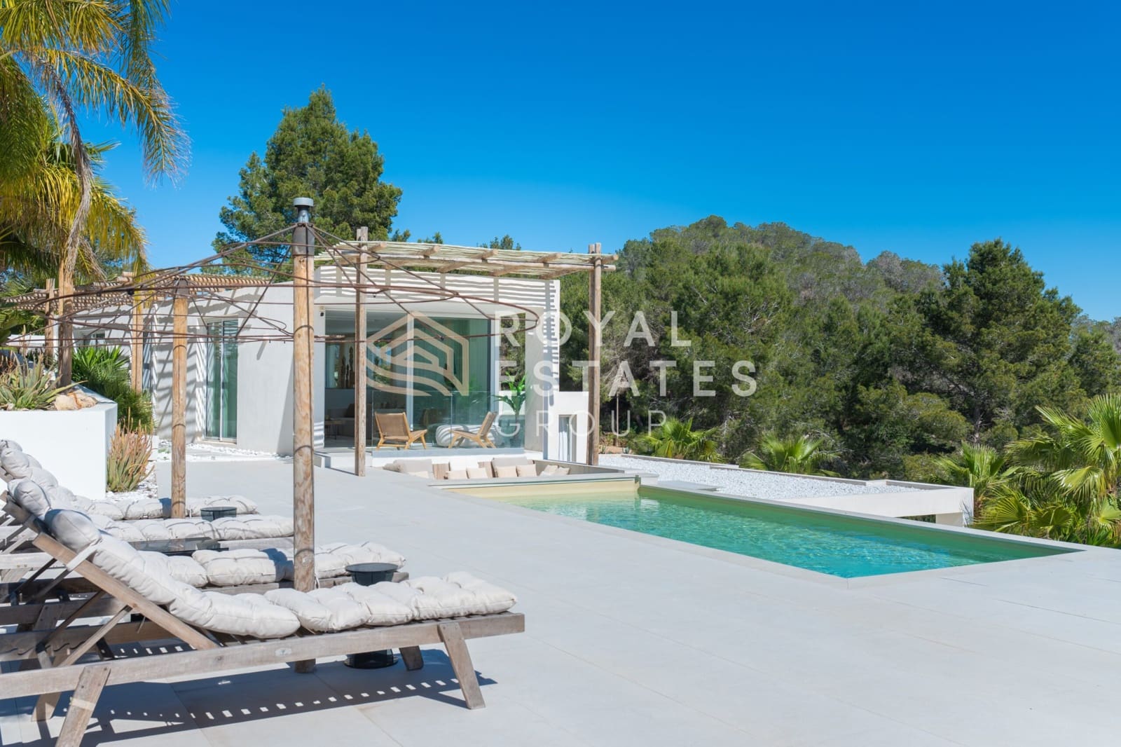 Chalet de 4 habitaciones en Ibiza / Eivissa ciudad en venta - 4.950.000 € (Ref: 9772631)