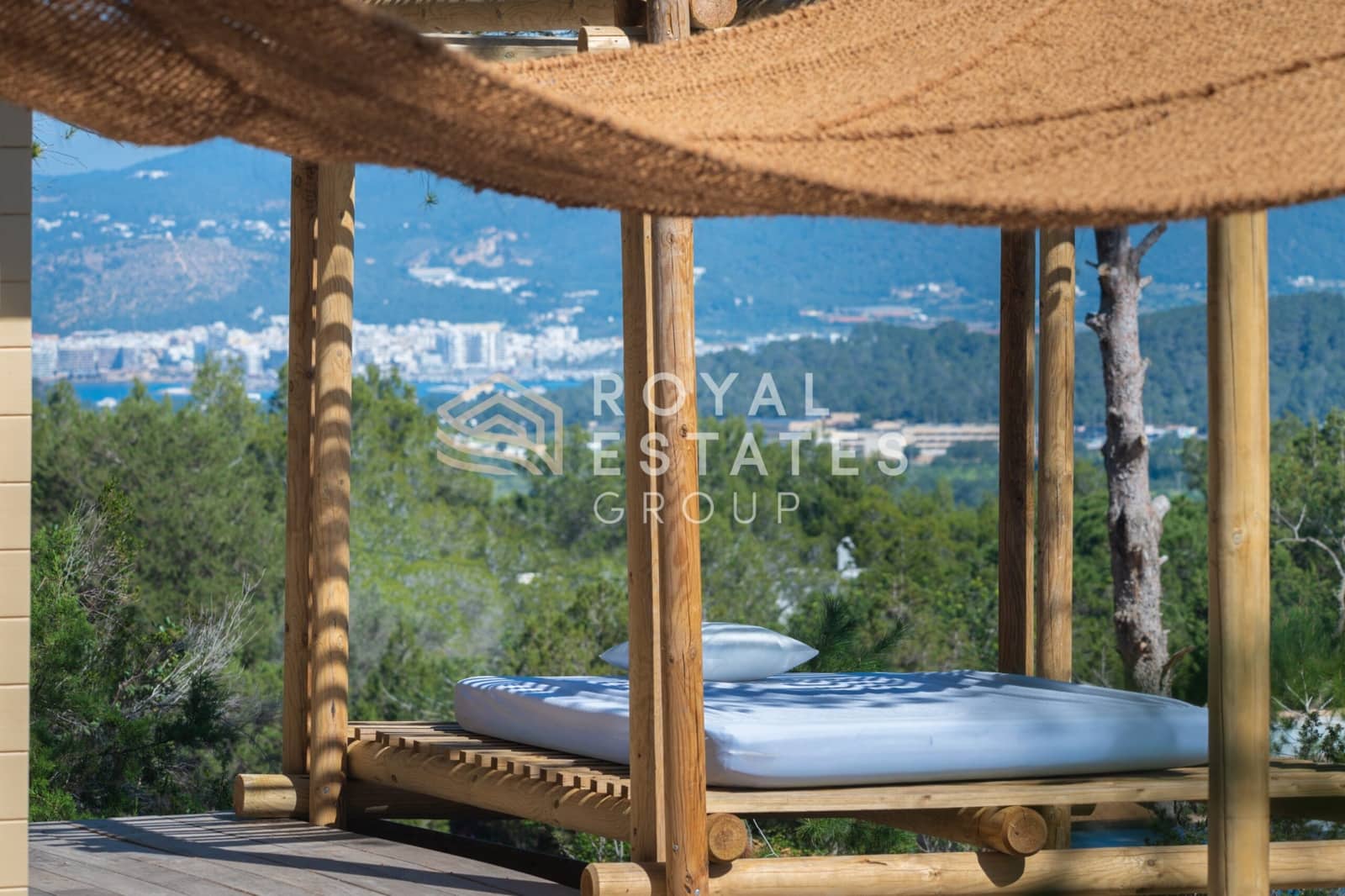 Chalet de 4 habitaciones en Ibiza / Eivissa ciudad en venta - 4.950.000 € (Ref: 9772631)