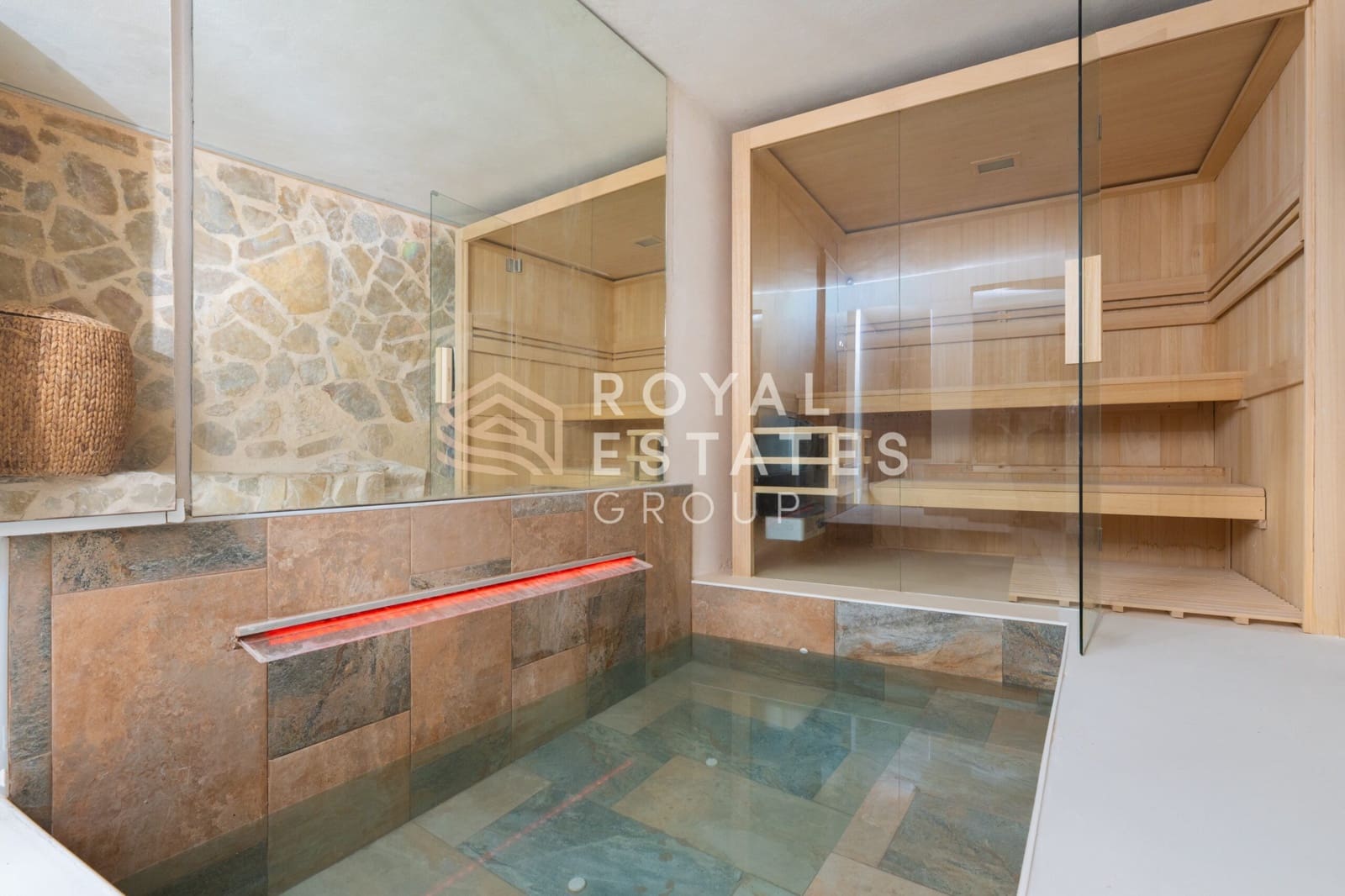 Chalet de 4 habitaciones en Ibiza / Eivissa ciudad en venta - 4.950.000 € (Ref: 9772631)