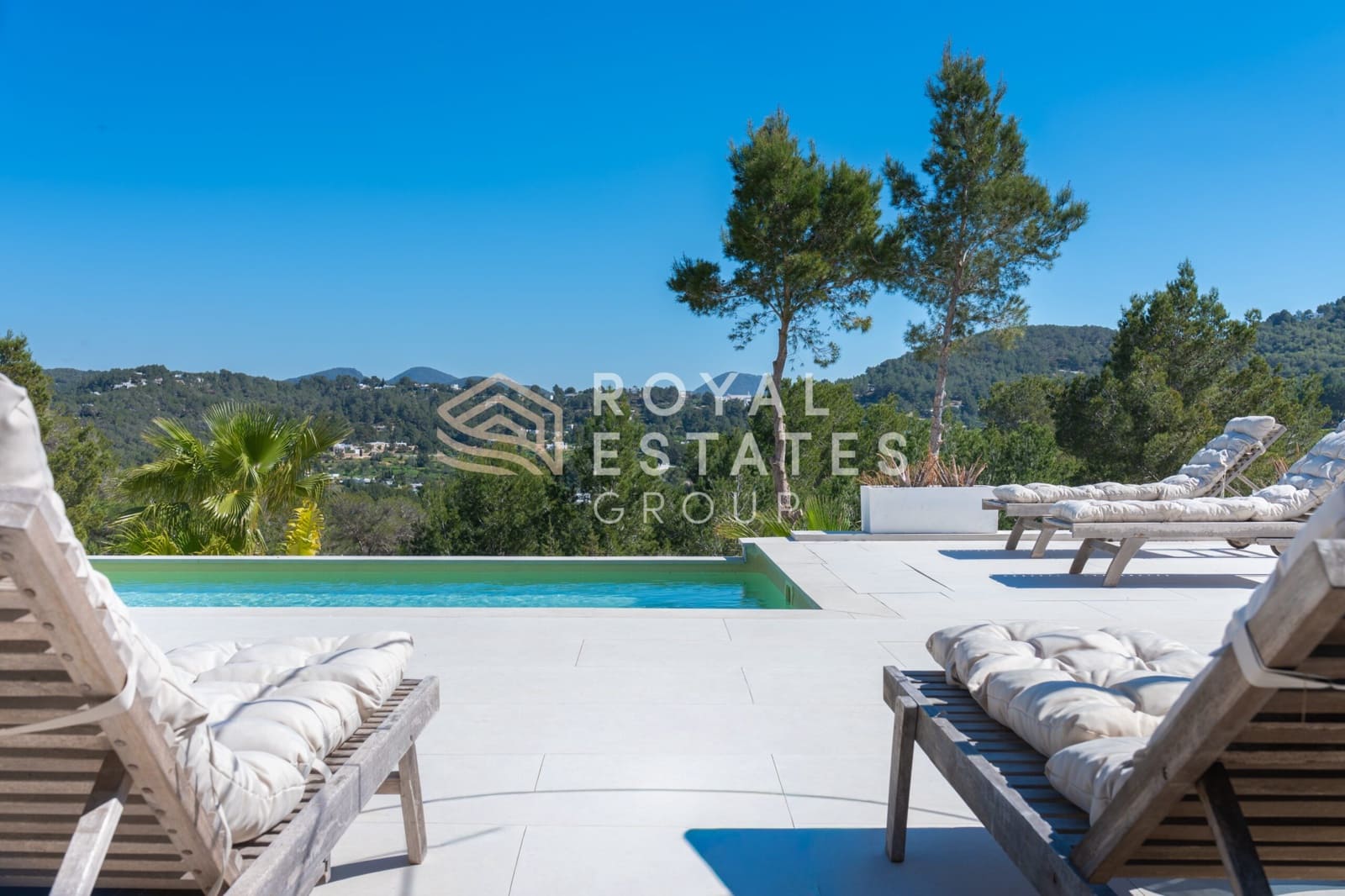 Chalet de 4 habitaciones en Ibiza / Eivissa ciudad en venta - 4.950.000 € (Ref: 9772631)