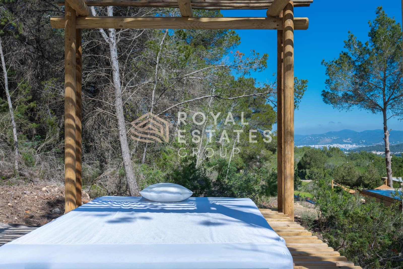 Chalet de 4 habitaciones en Ibiza / Eivissa ciudad en venta - 4.950.000 € (Ref: 9772631)