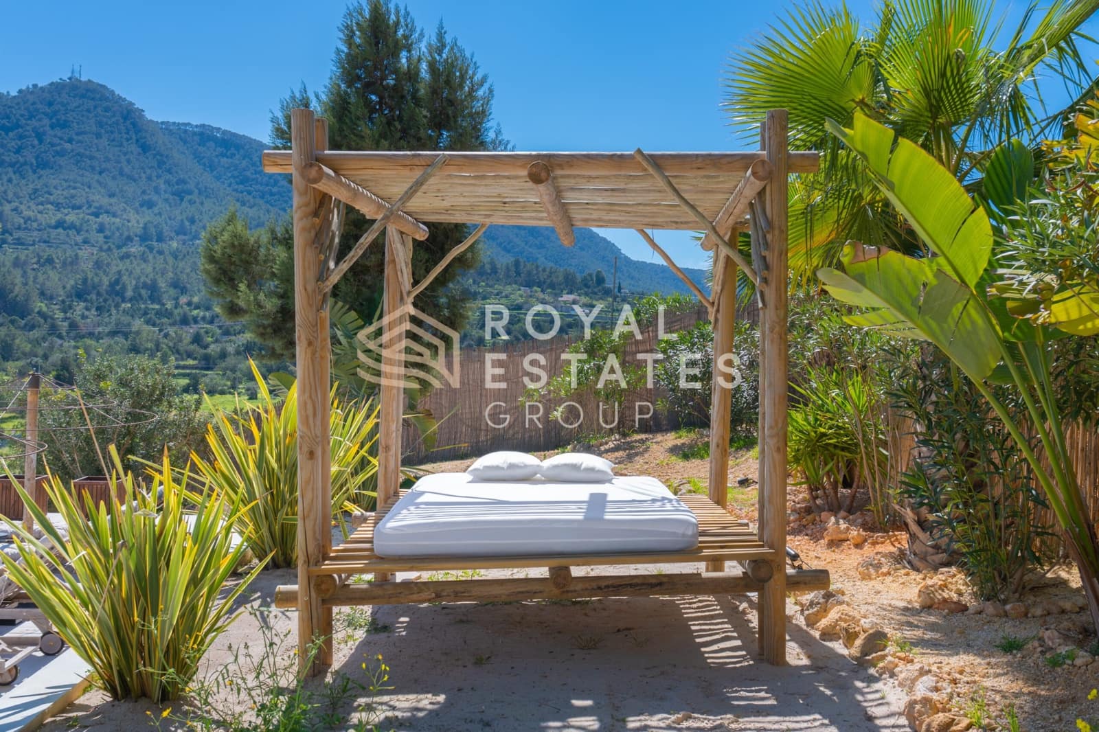 Chalet de 4 habitaciones en Ibiza / Eivissa ciudad en venta - 4.950.000 € (Ref: 9772631)